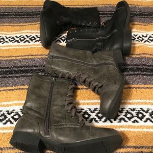 Bundle of combat boots!
